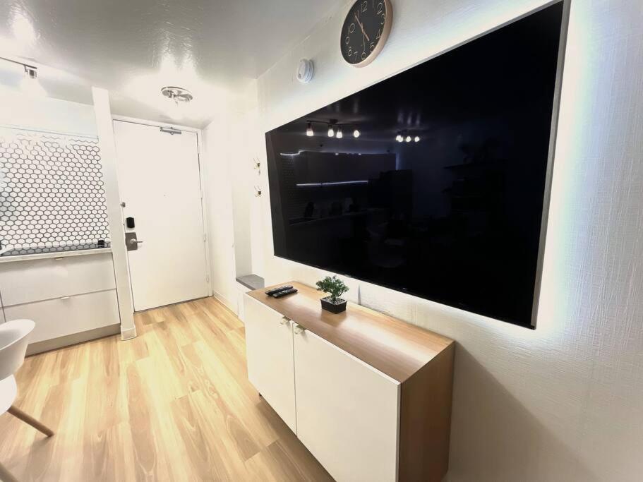 Huge Patio Washerdryer 1 Bedroom Banyan Free Parking 5 Min To Beach Honolulu Eksteriør billede